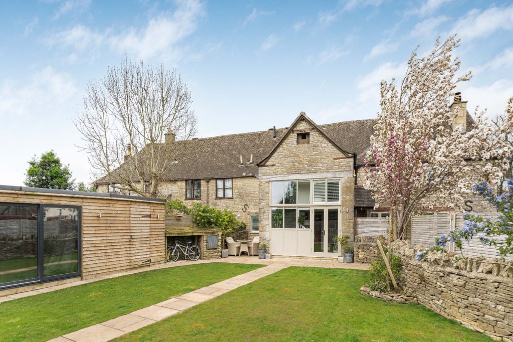 Property photo 1 of 38 Picture No. 77