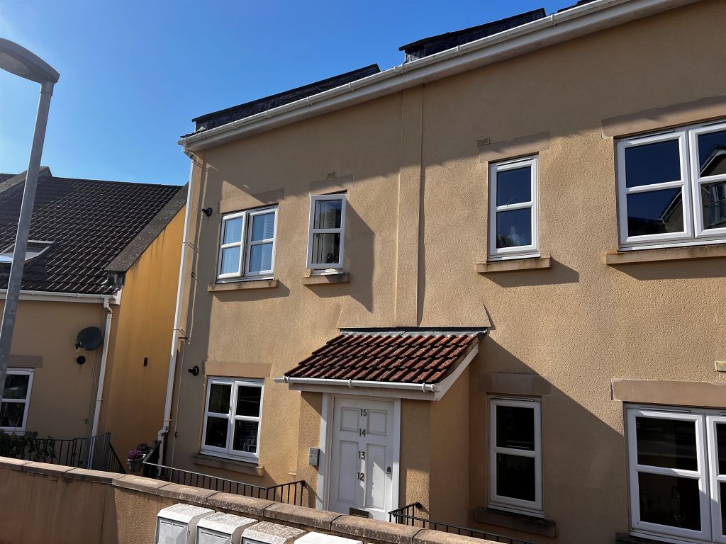 Property photo 1 of 2