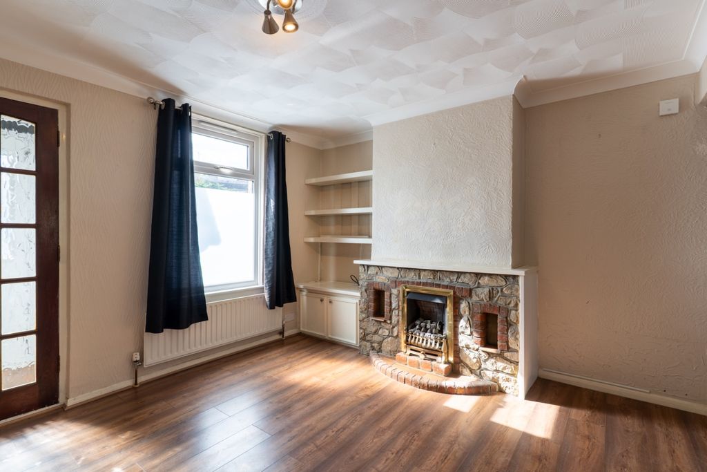 Property photo 3 of 20 4953924