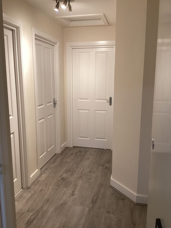 Property photo 2 of 13 Entrance Hall