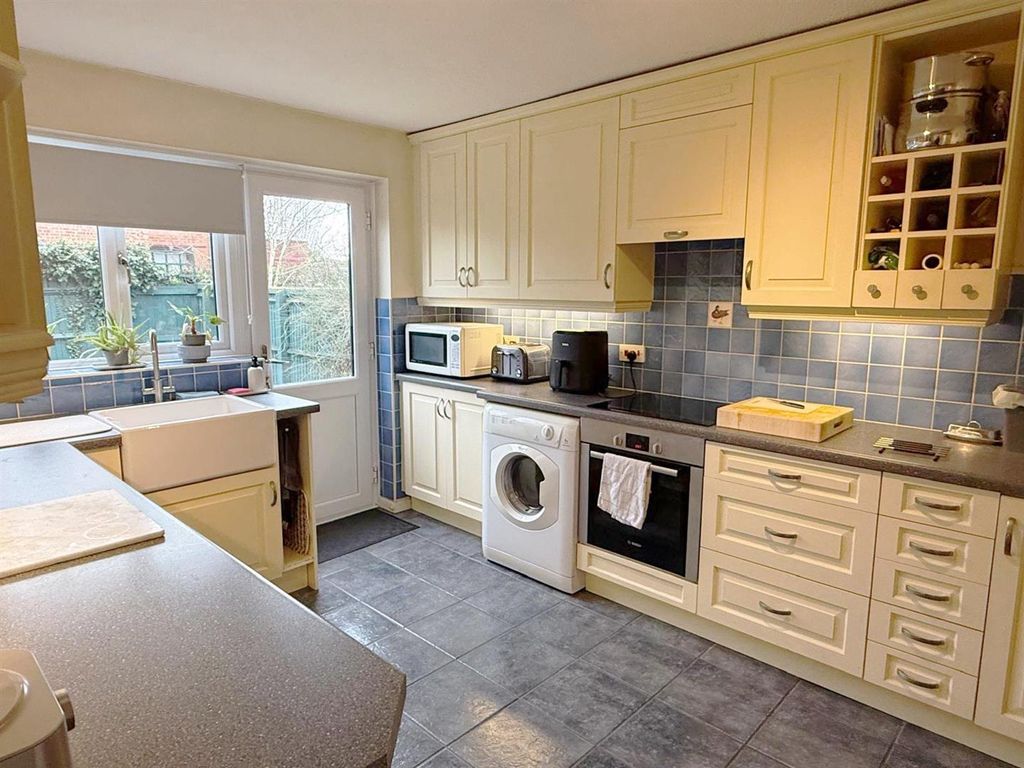 Property photo 3 of 23 Kitch 2.Jpg