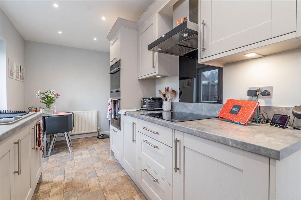 Property photo 3 of 18 Kitchen/Diner