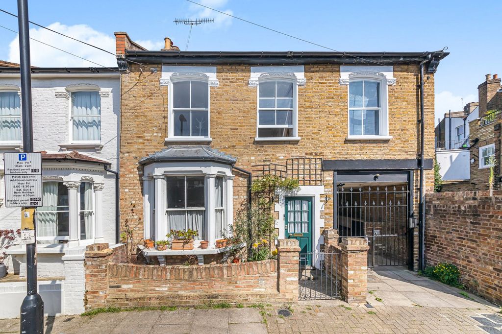 Property photo 1 of 10