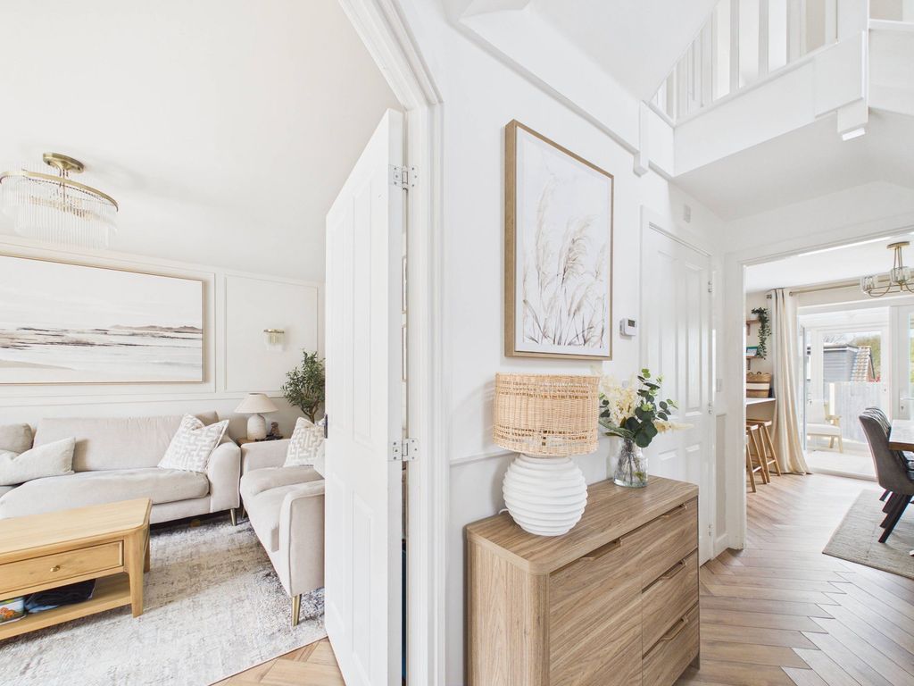 Property photo 2 of 28