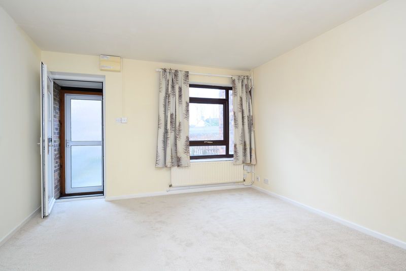 Property photo 3 of 11 Photo 14