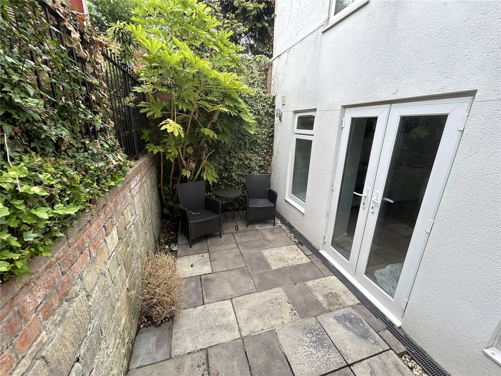 Property photo 2 of 9 Picture No. 10