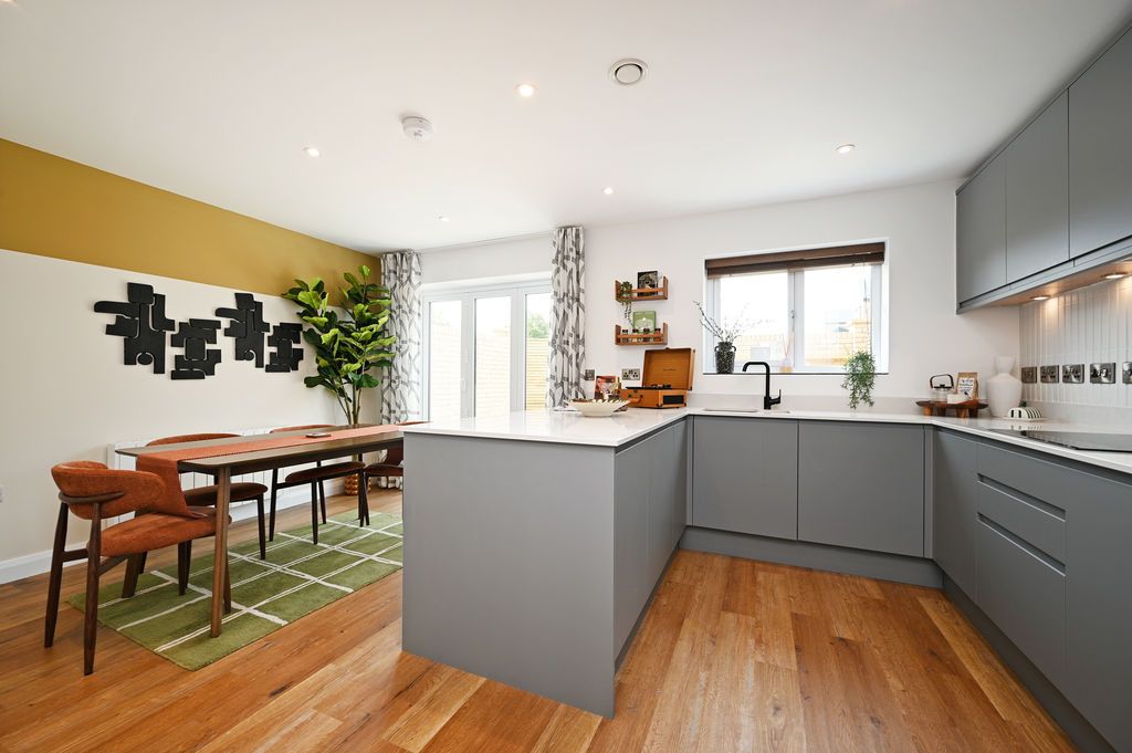 Property photo 2 of 19 Dining Kitchen