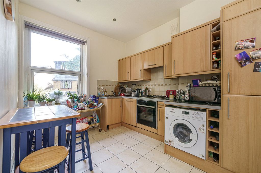 Property photo 2 of 10 Kitchen