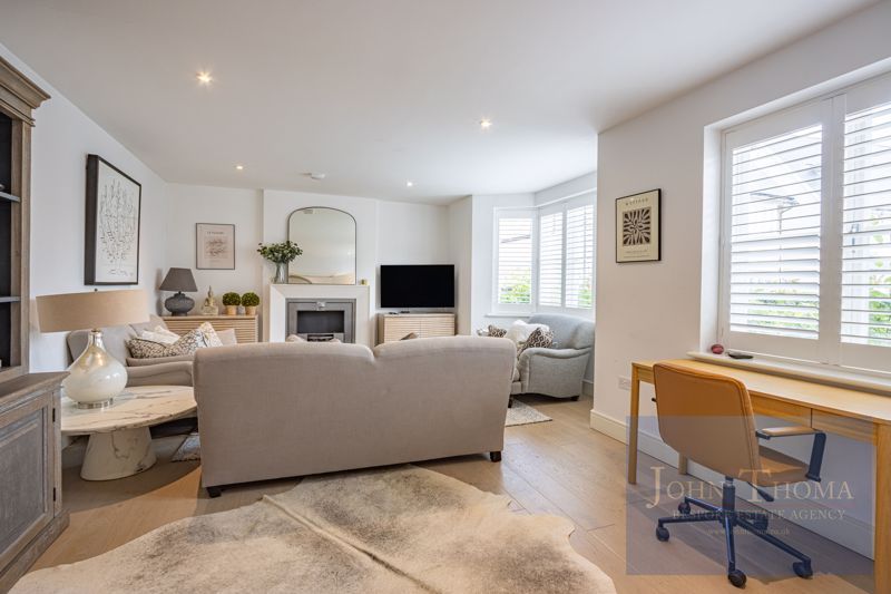 Property photo 3 of 32 Photo 3