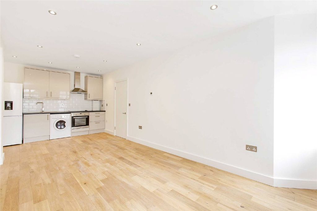 Property photo 3 of 7 Picture No. 01