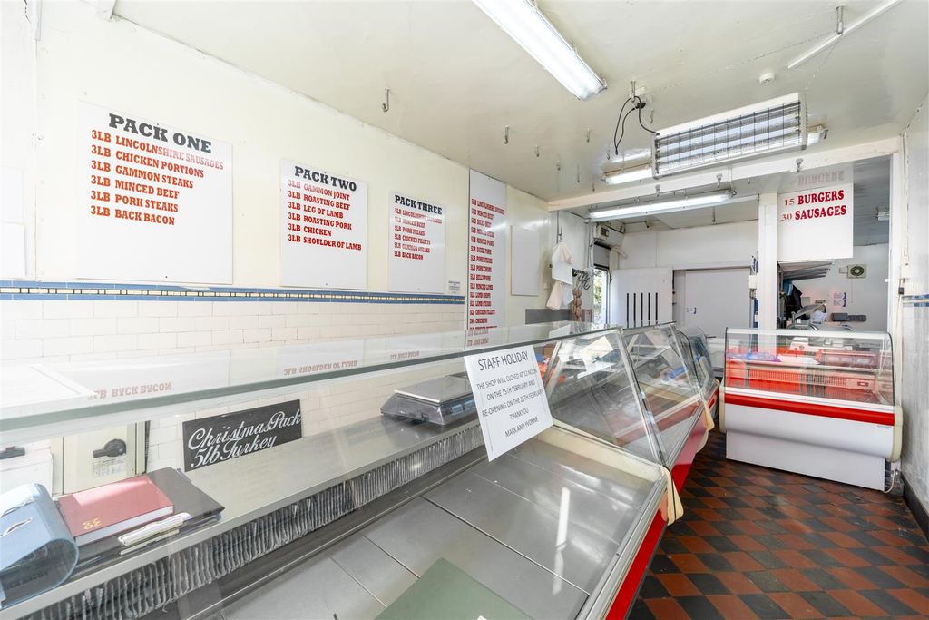 Property photo 3 of 21 29 High Street (Wainfleet)-12.Jpg