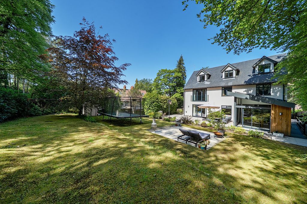 Property photo 1 of 25