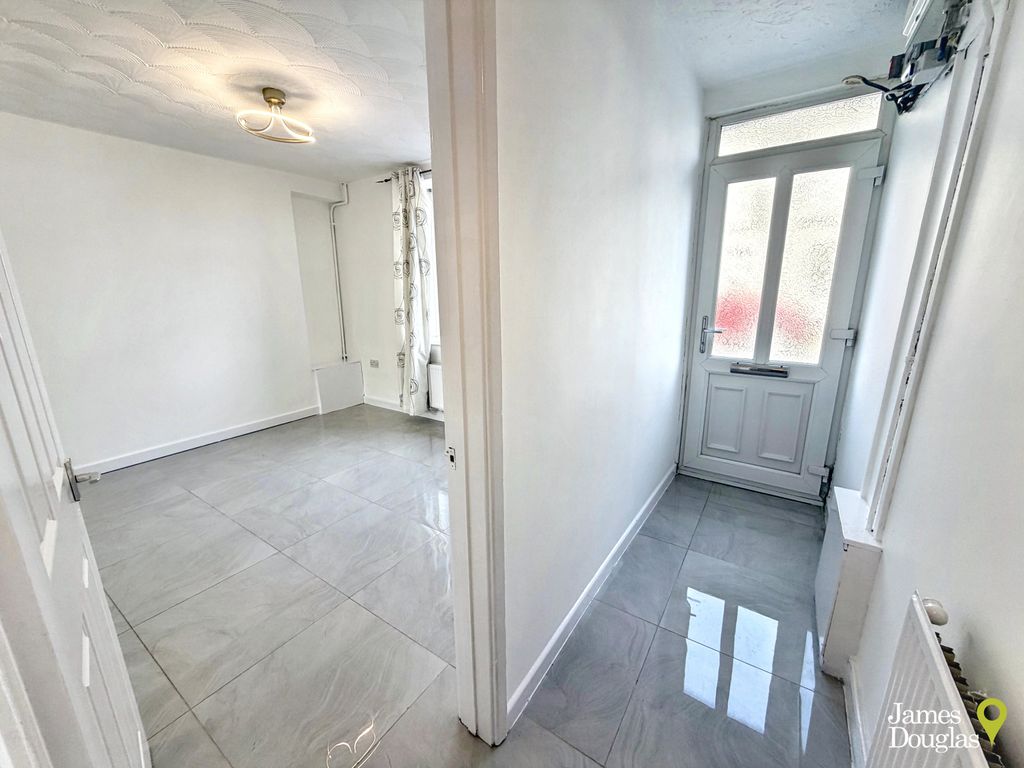 Property photo 3 of 20 Eh1