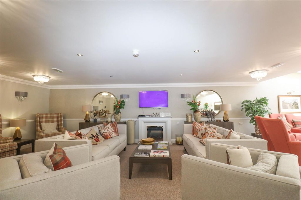 Property photo 2 of 16 Communal Lounge