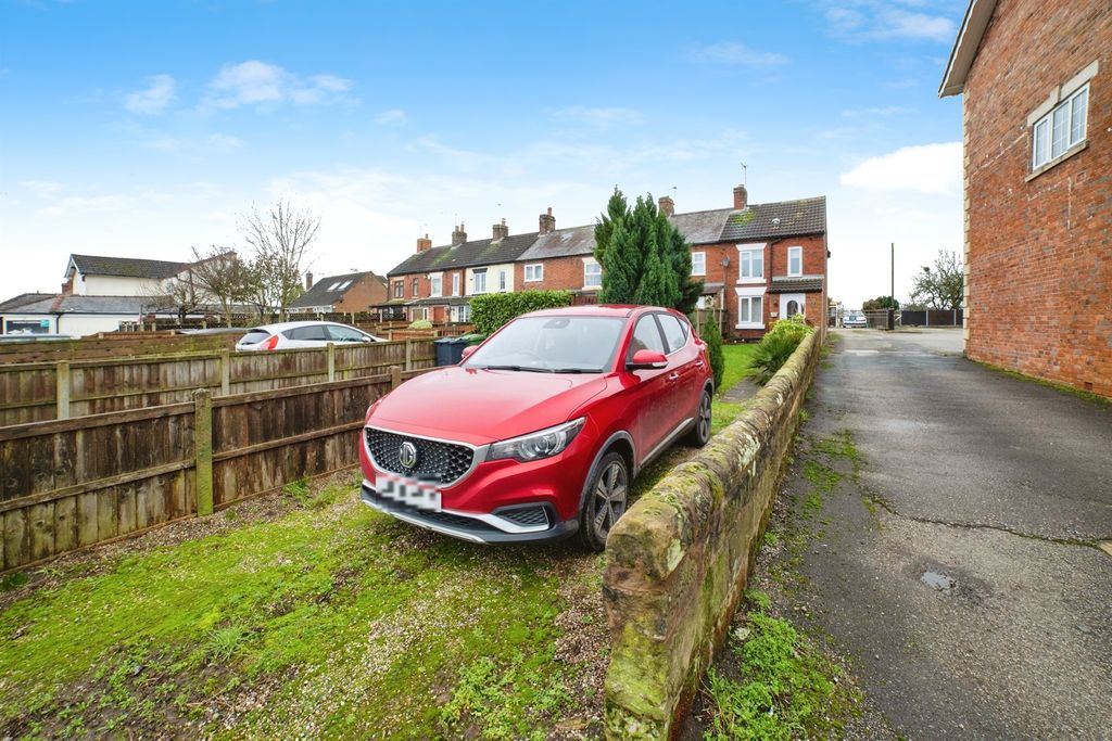 Property photo 2 of 36