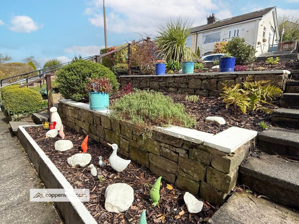 Property photo 2 of 27