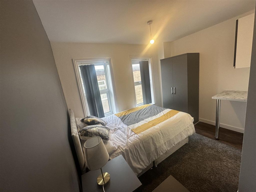 Property photo 2 of 8 Tempimagei31Vtm.Jpg