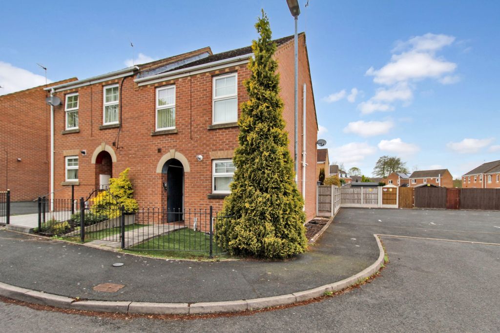 Property photo 1 of 28