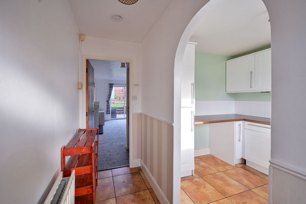 Property photo 2 of 16 Hallway