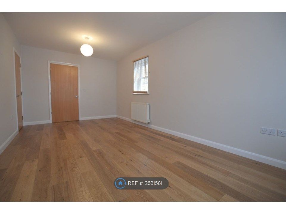 Property photo 3 of 10 Living Room
