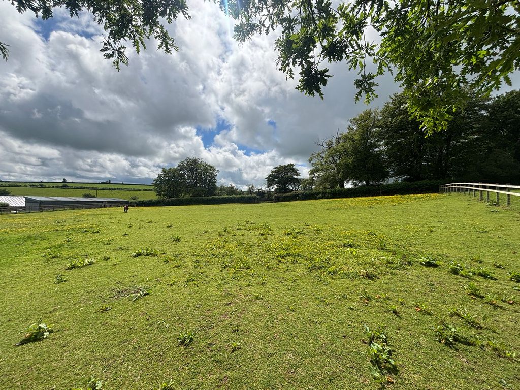Property photo 3 of 36