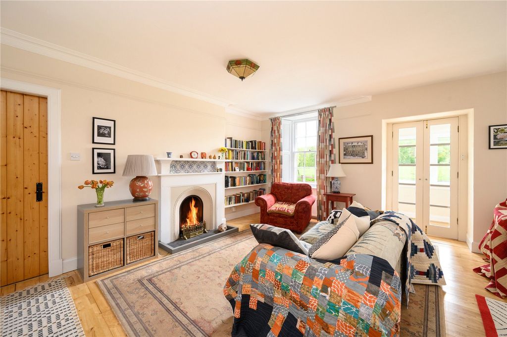 Property photo 2 of 29 Sitting Room