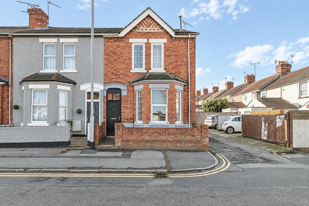 Property photo 1 of 24 54 Crombey Street, Swindon, Wiltshire Sn1 5Qn | Fr