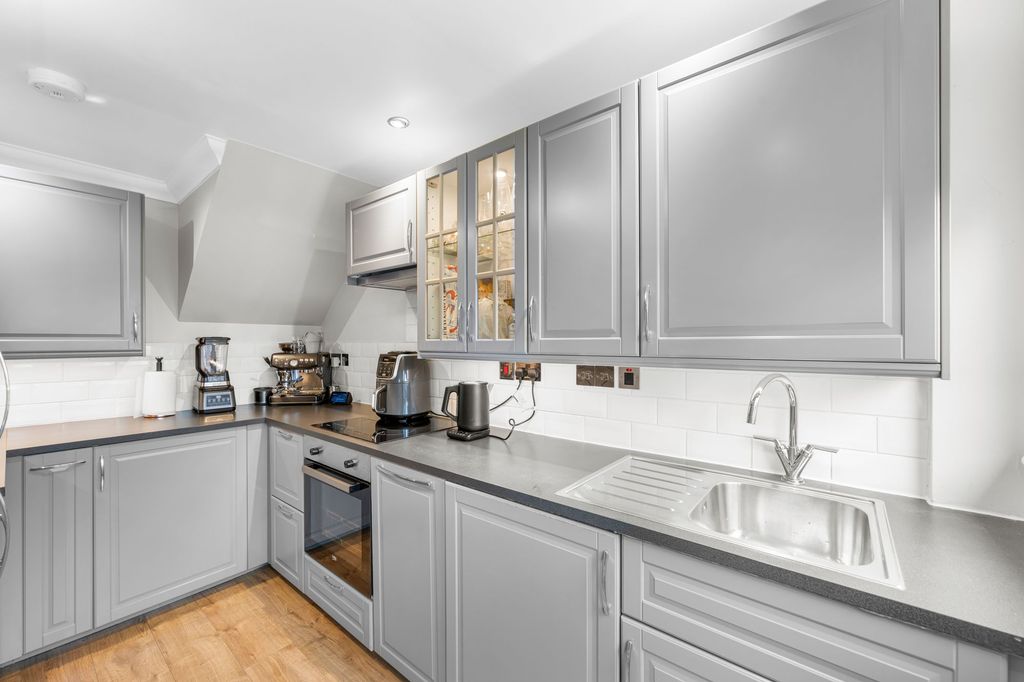 Property photo 2 of 15 Kitchen