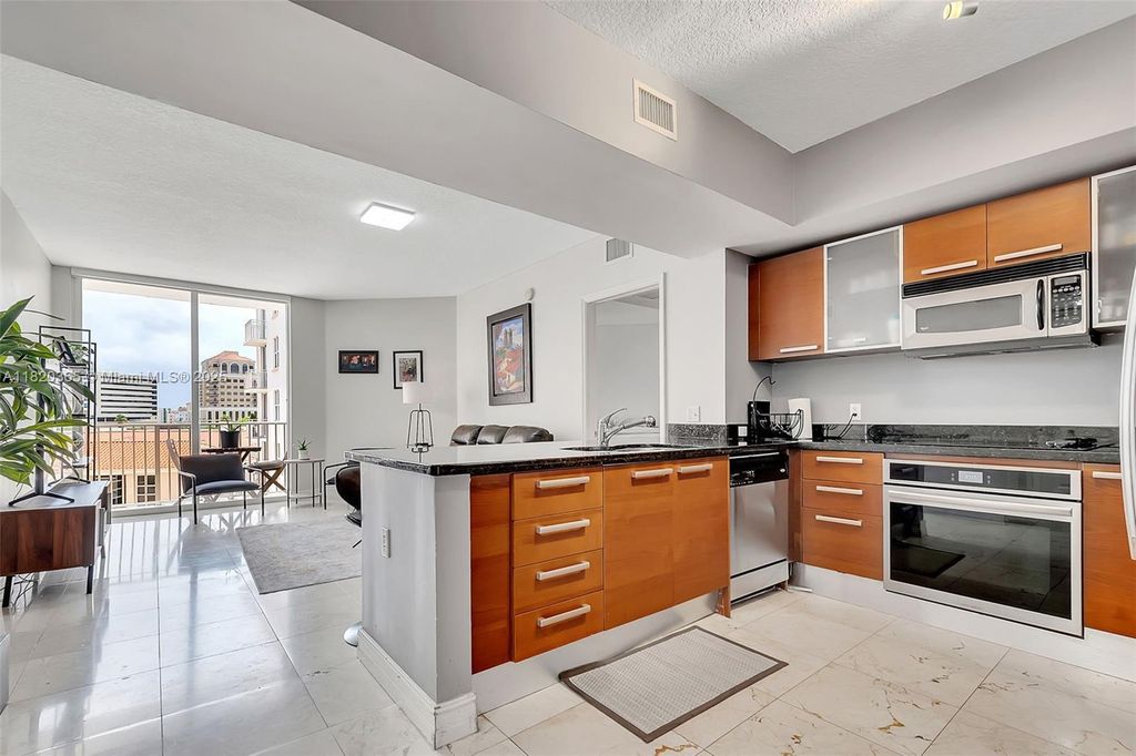 Property photo 3 of 11 <Alttext/>