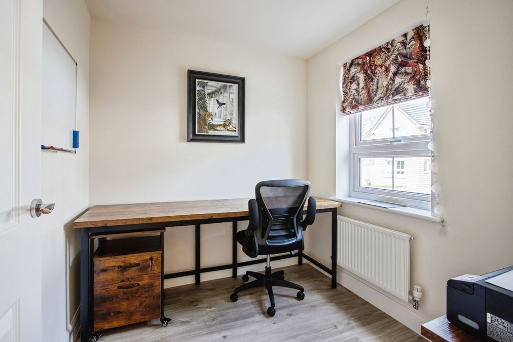 Property photo 3 of 15 Study/Playroom
