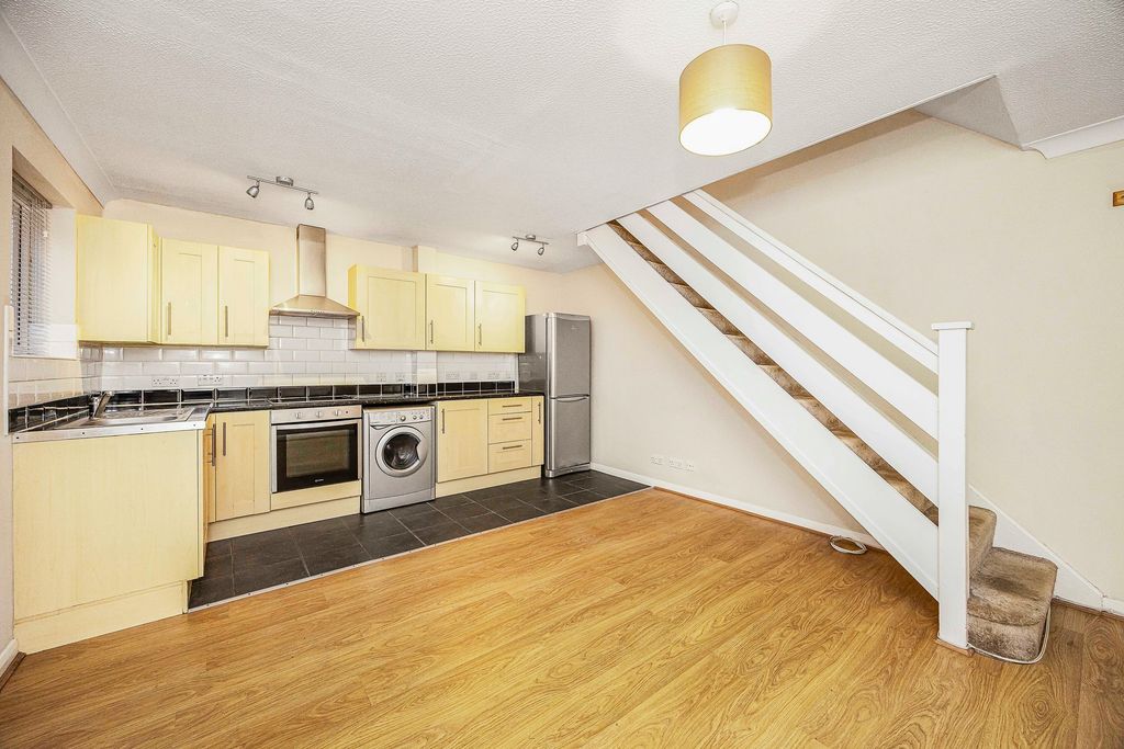 Property photo 3 of 5
