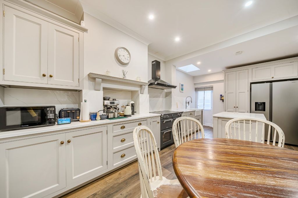 Property photo 2 of 17 Picture No. 04