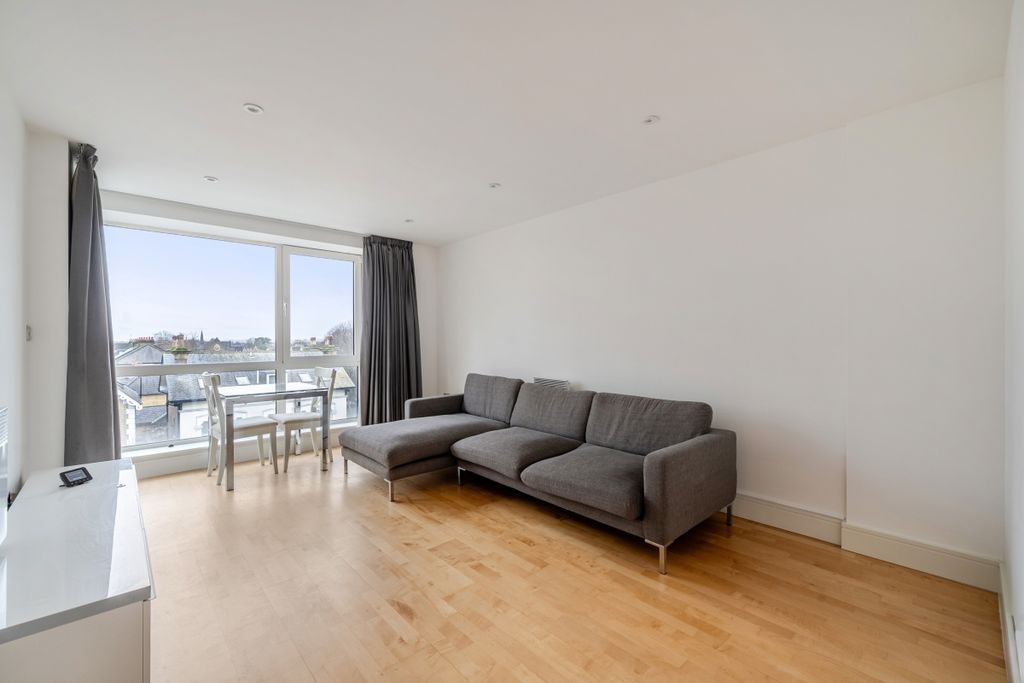 Property photo 2 of 16 1414639-6-698Db65...