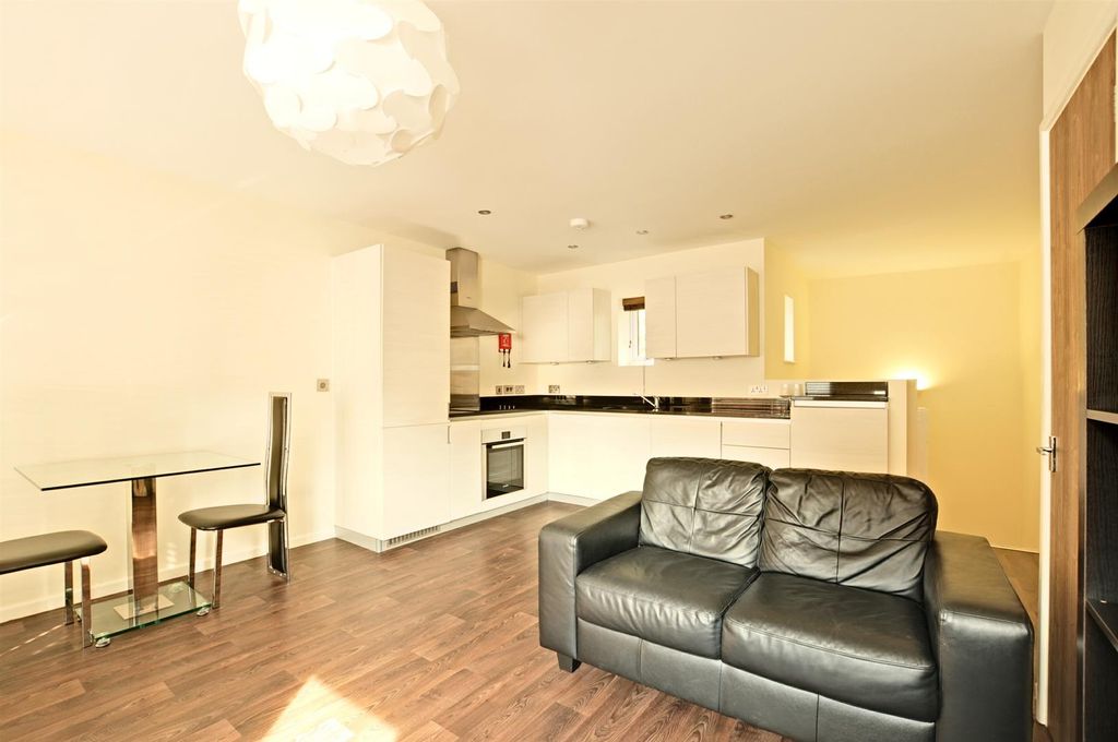 Property photo 3 of 9