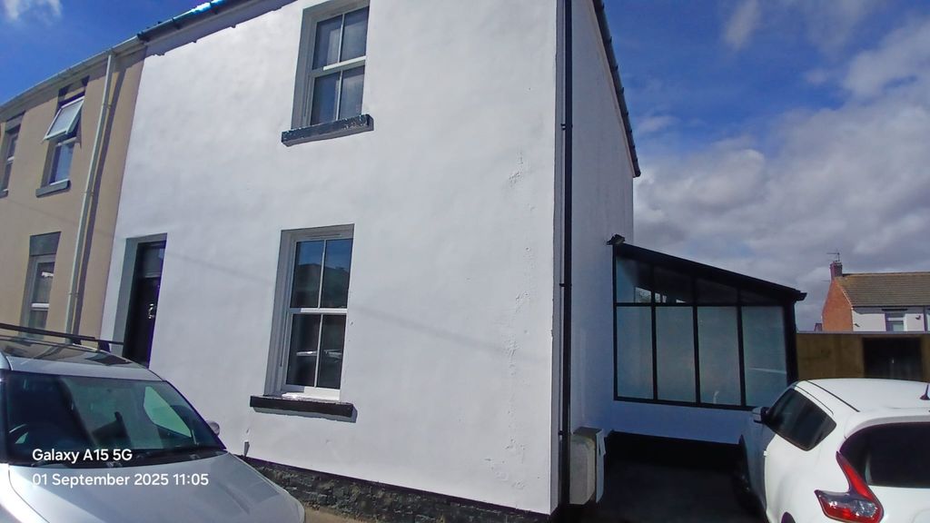 Property photo 1 of 12 1 North Road 01.09 (3)