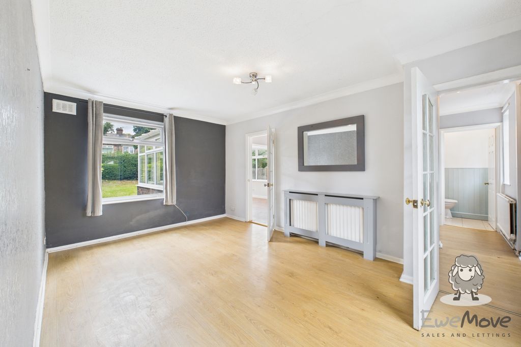 Property photo 2 of 14 4