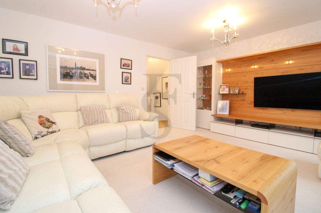 Additional image 7 of 4 bed semi-detached house for saleElm Tree Court, Stoneygate LE2