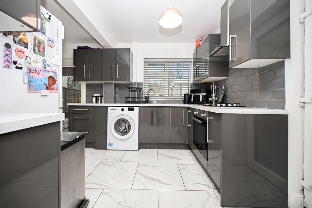 Property photo 2 of 16 Kitchen