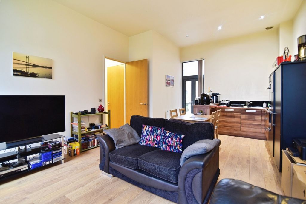 Property photo 3 of 12 Pbox-Img.Jpg