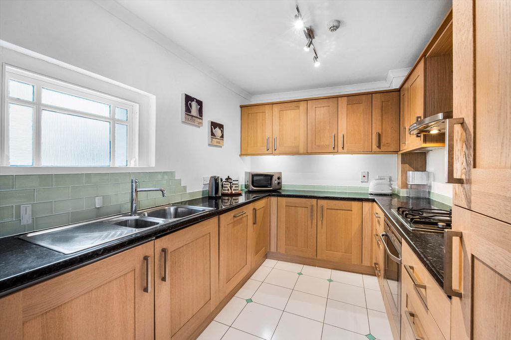 Property photo 2 of 9 Image