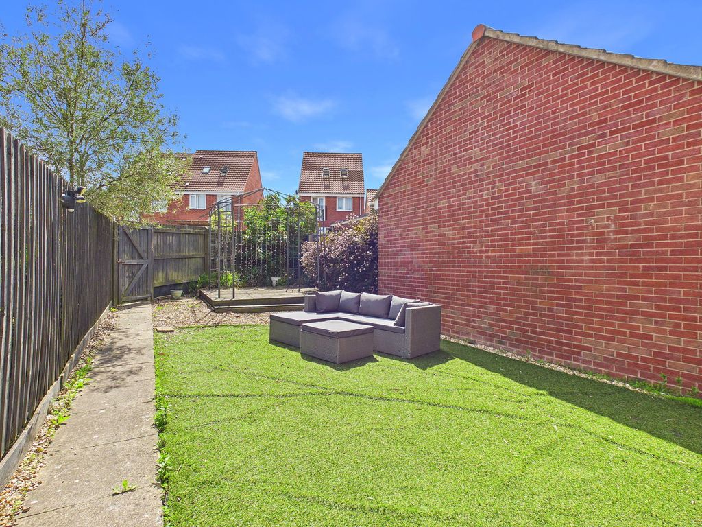 Property photo 2 of 25