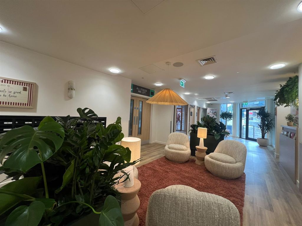 Property photo 3 of 10 Tyne Bridge Reception:Communal Area .Jpg