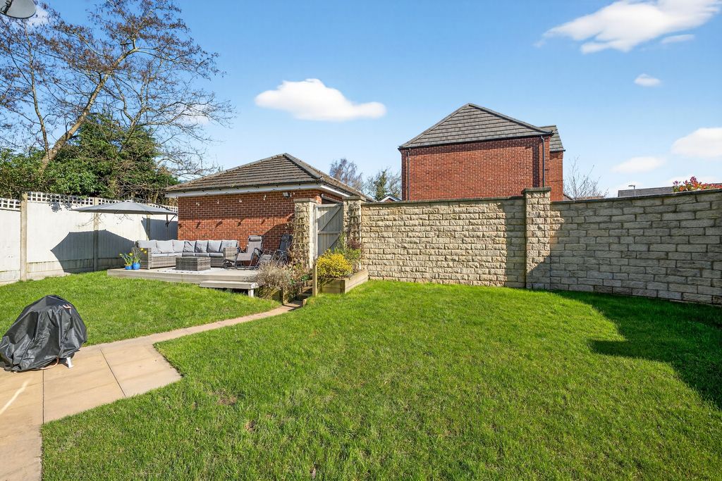 Property photo 2 of 24