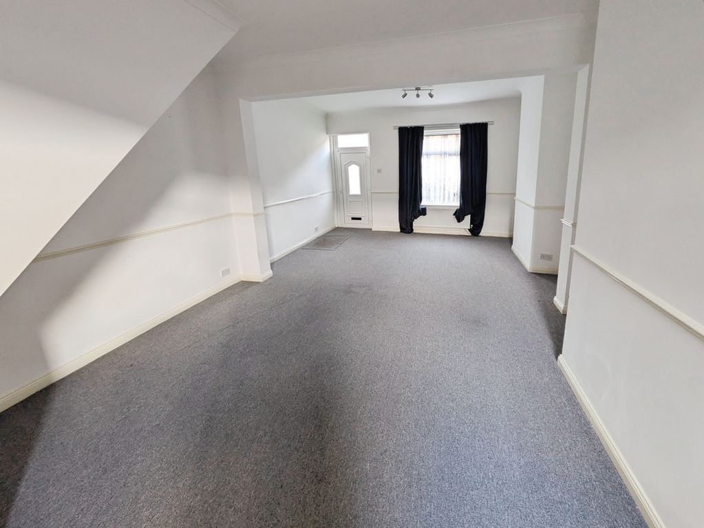 Property photo 3 of 10 Living/Dining Room