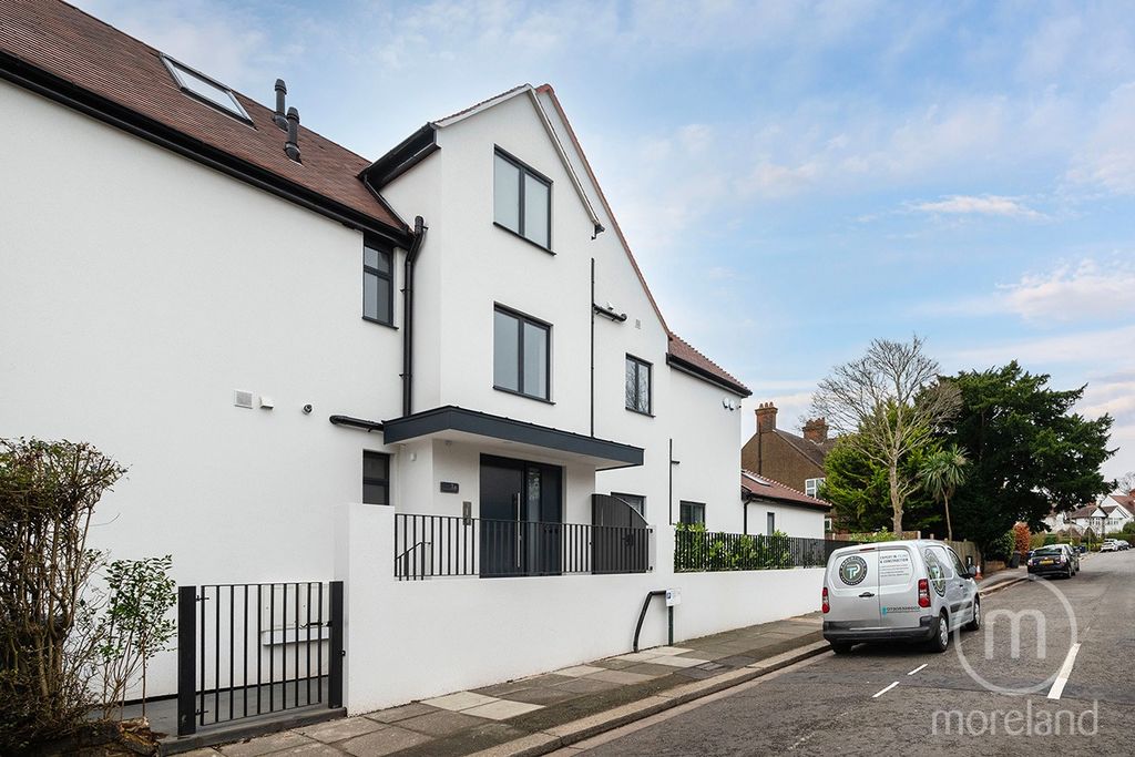Property photo 1 of 9 3927790