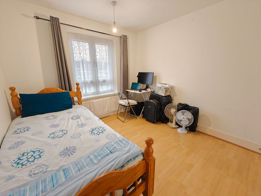 Property photo 3 of 6
