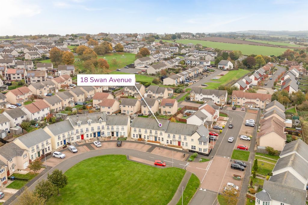 Property photo 2 of 16 18_Swan_Avenue-02.Jpg