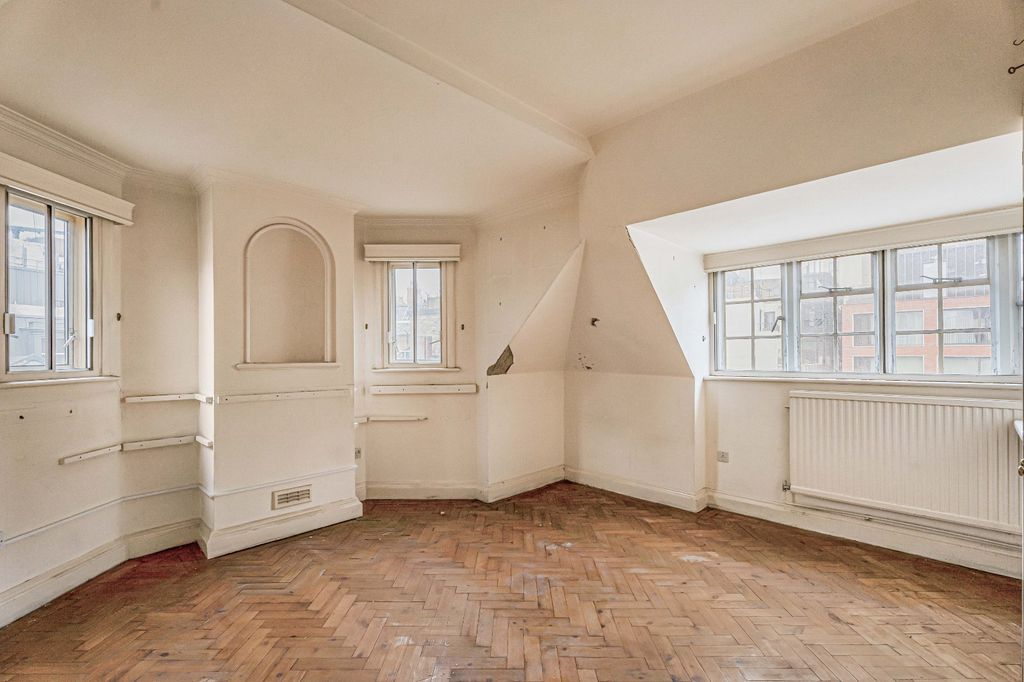 Property photo 2 of 18 Picture No. 05
