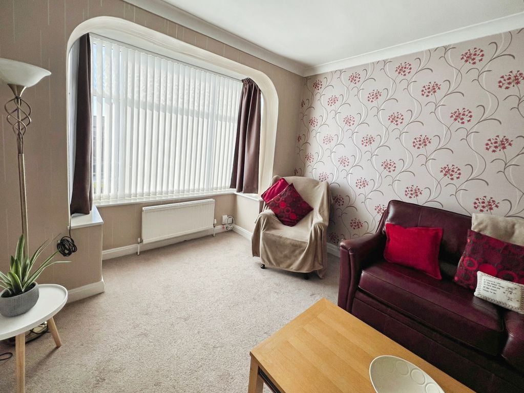 Property photo 2 of 14 Lounge