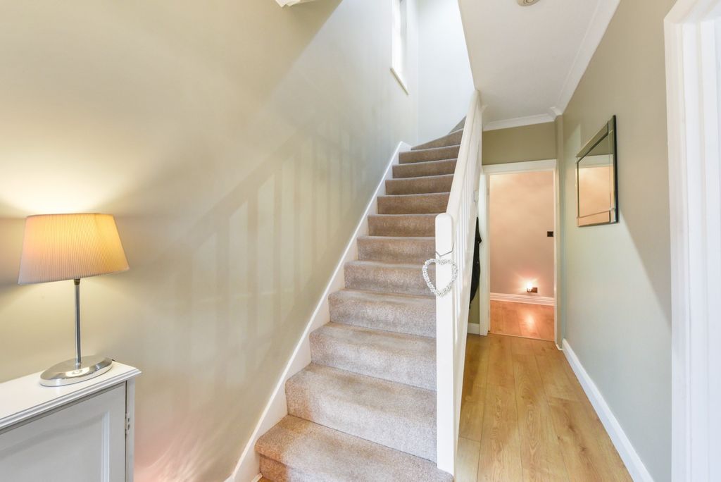 Property photo 3 of 18 4505833